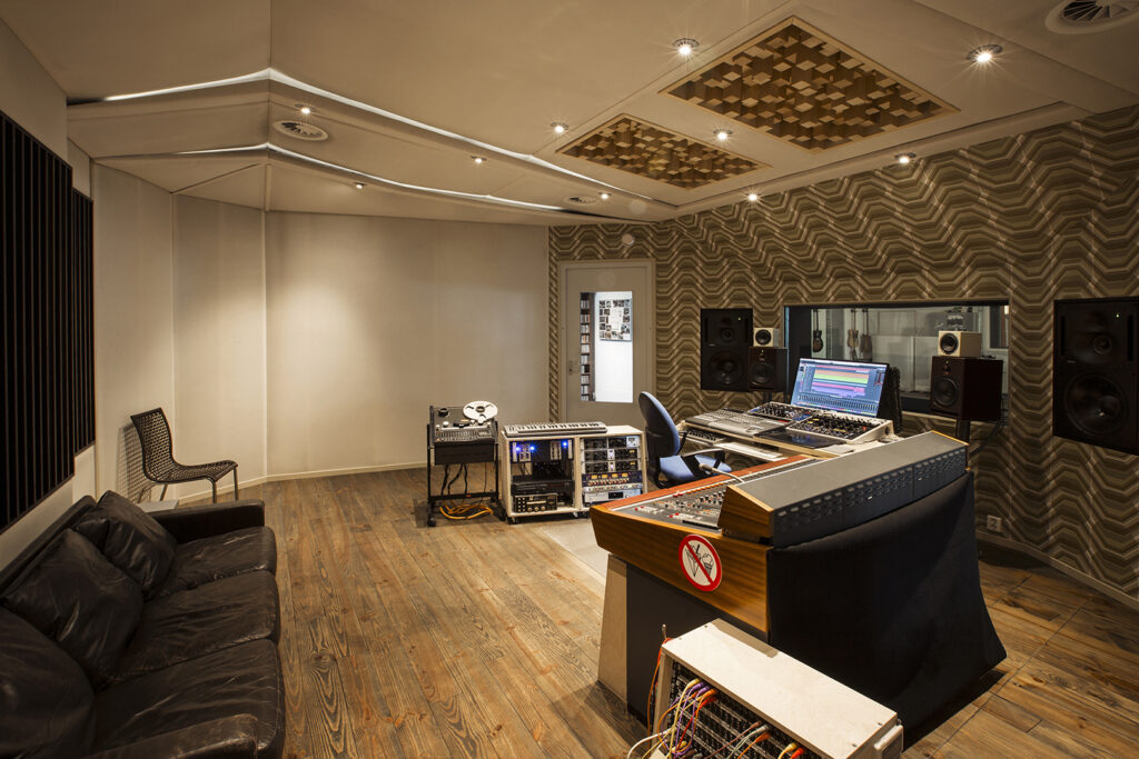 Control room at recording Studio peggy51